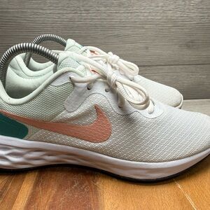 Nike Womens Revolution 6 Running Sneakers DR9873-100 White Size 9